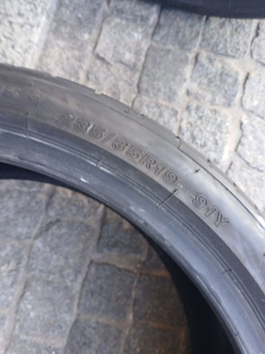 2 pneus 235 35 r19 Bridgestone