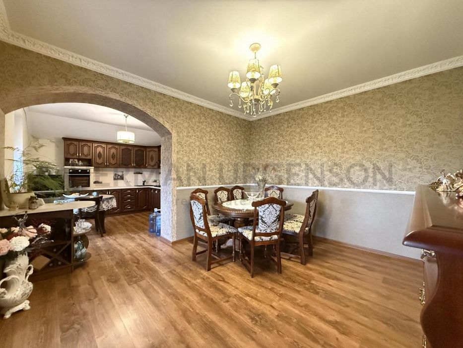 Продаж будинку 185 м.кв / 12 соток / Коритняни