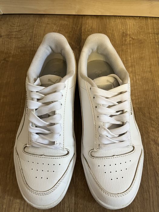 Білі кросівки Puma