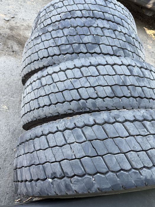 Шини грузового авто 265/70/19.5 комплект