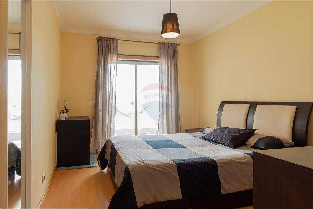 Apartamento T2 com Piscina, Ginásio e Varandas – Montijo