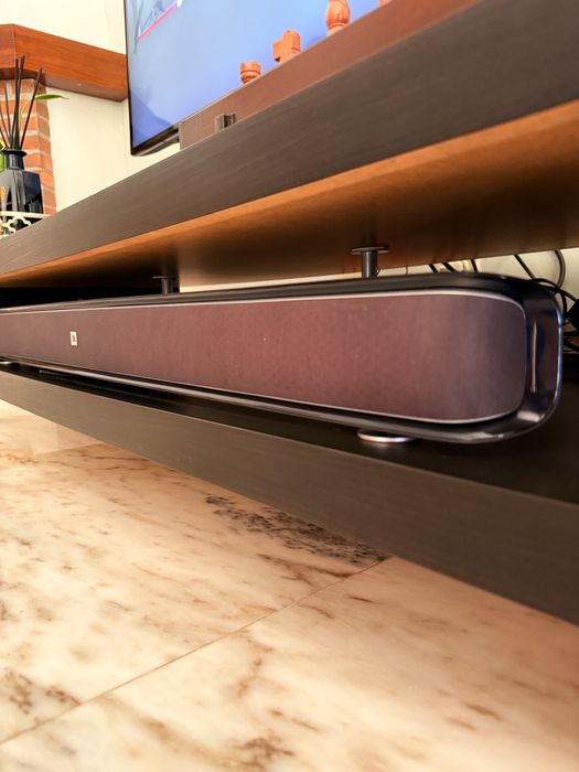 Conjunto Home Cinema: TV LG 49” 4K + Soundbar JBL com Subwoofer + Suporte Giratório