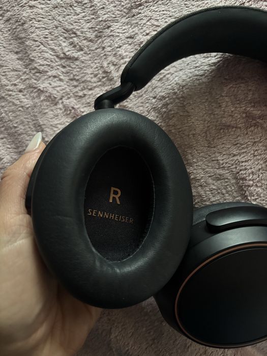 Słuchwki bezpdzewodowe nauszne Sennheiser Momentum 4 Wireless