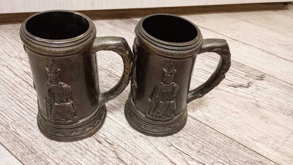 Antyczne kufle z królami i błaznem Czechosłowacja