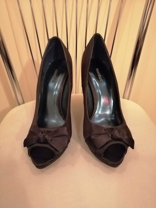 czarne buty 40 szpilki wstążka