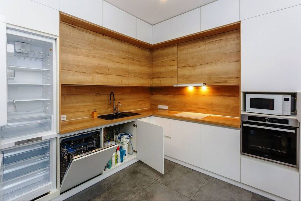 Продам власний коттедж Жуляни