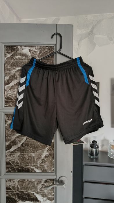 Spodenki firmy Hummel Rozmiar L