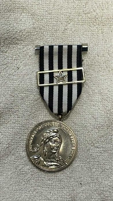 Medalha de assiduidade da PSP, 1 estrela (10 anos serviço efetivo)