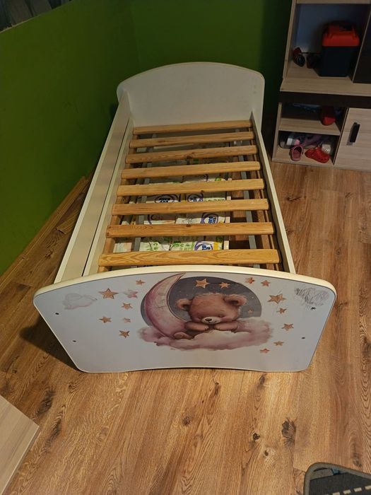 Łóżko dziecięce  z materacem