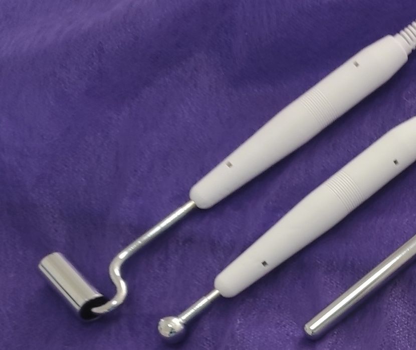 Апарат мікрострумової терапії (мікротоки)