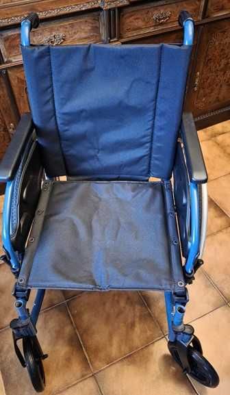 Cadeira de Rodas + Propad Revolve Si Invacare