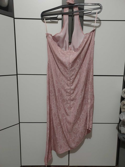 Sukienka okolicznościowa z odkrytymi plecami pudrowy róż, rozm. 38/40