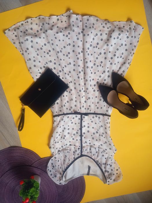 Sukienka roz S 36 Moodo kropki kółka uszkodzona