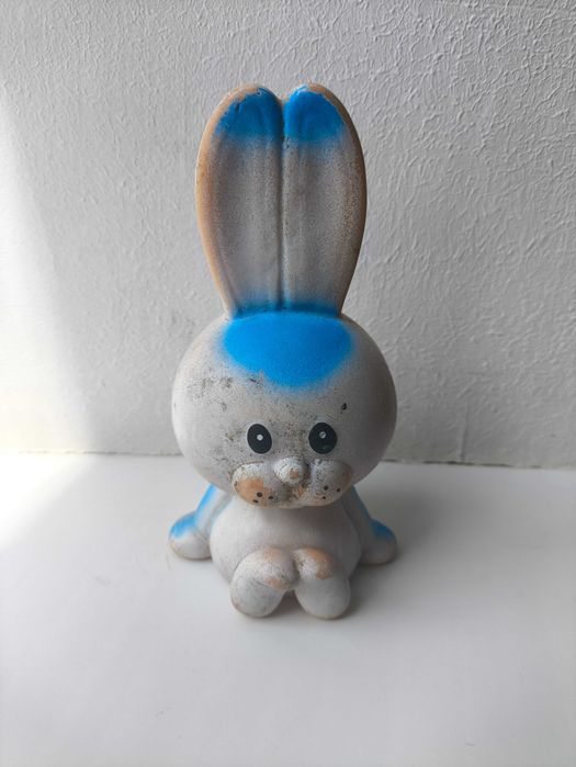 Резиновая винтажная игрушка времён СССР зайчик