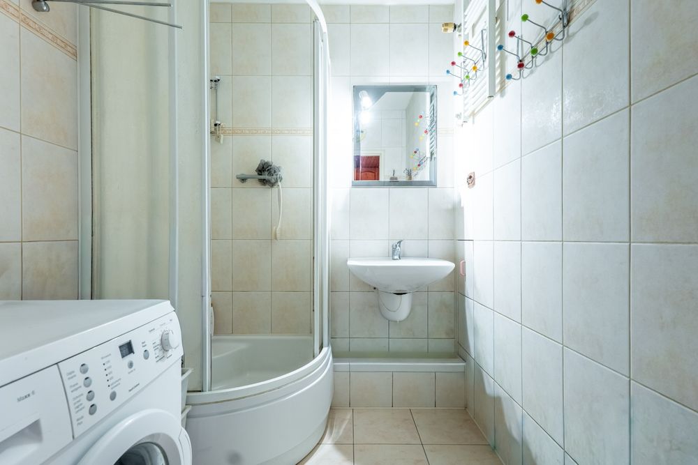 3 pokoje,60m2,winda ul. Harnasie 21