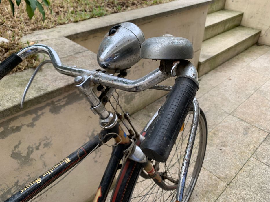 Bicicleta para restaurar - bem cuidada, com todas as peças intactas