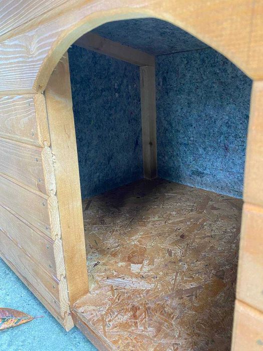 Будка деревянная для собак