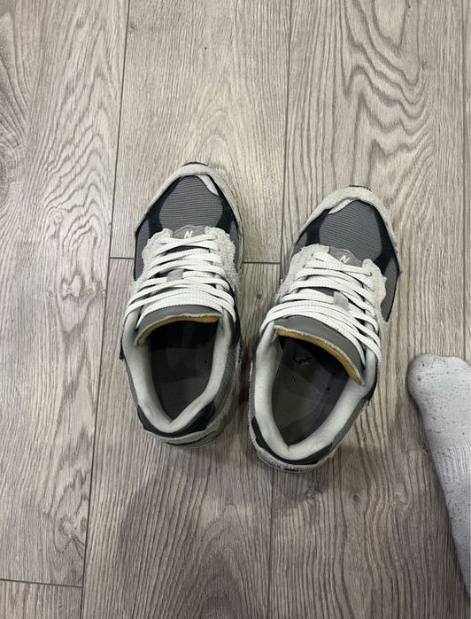 obuwie new balance 2002r