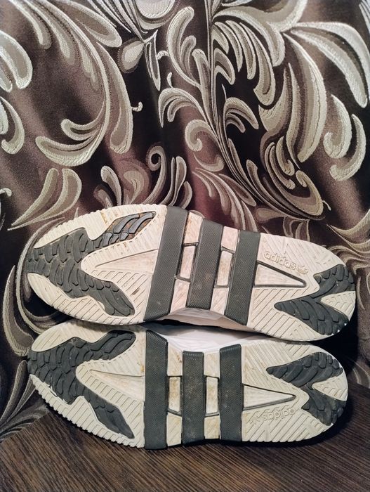 Кросівки на осінь Adidas