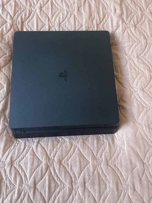 Sony PlayStation 4  1 TB