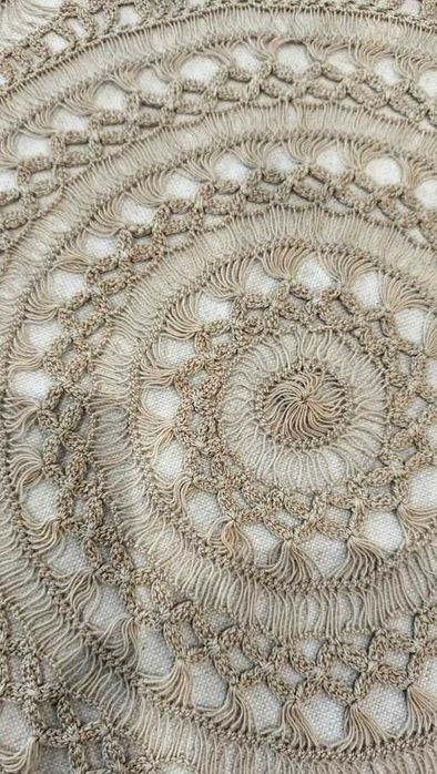 Naperons em crochet com linha muito delicada