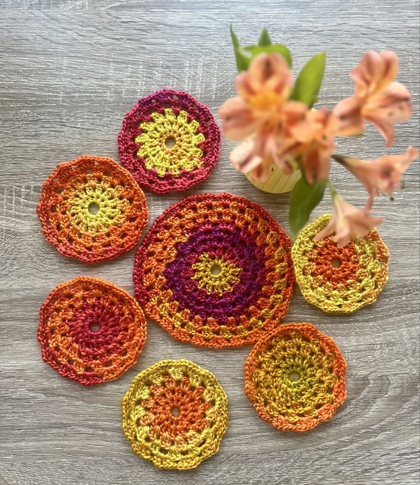 Wielkanocne szydełkowe podkładki pod kubki