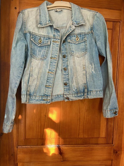 Джинсова куртка жіноча