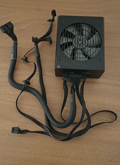 Fonte de Alimentação Corsair RM750x