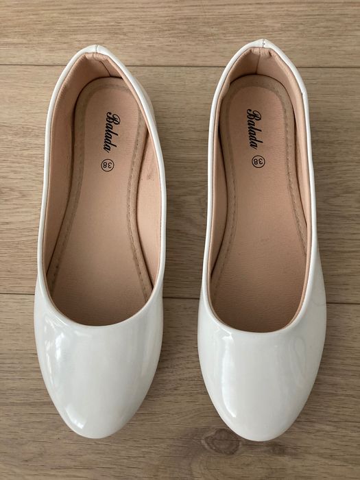 Baleriny białe lakierki rozm. 38