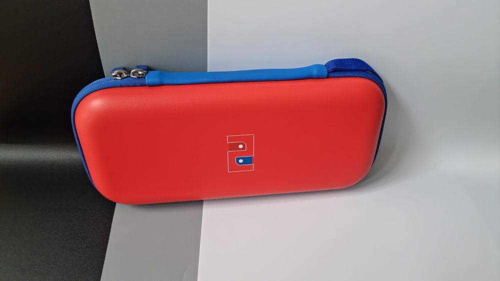 Etui do Nintendo Switch 2 – czerwono-niebieskie, 10 miejsc na gry