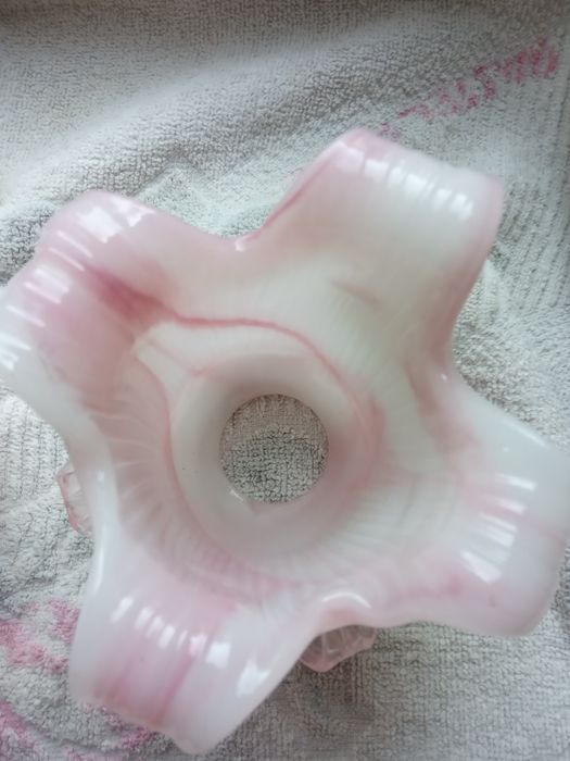 Два плафона на люстру или светильник.