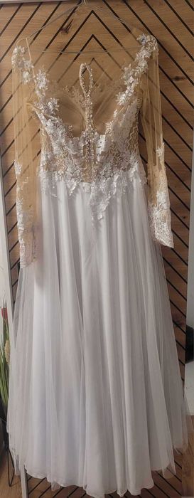Suknia ślubna 36/S z długim rękawem plus dodatki