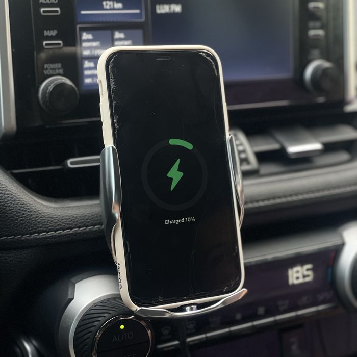 Тримач для телефона в машину автотримач з бездротовою зарядкою автомобільний держатель телефона крепление подставка в авто держатели для телефонов