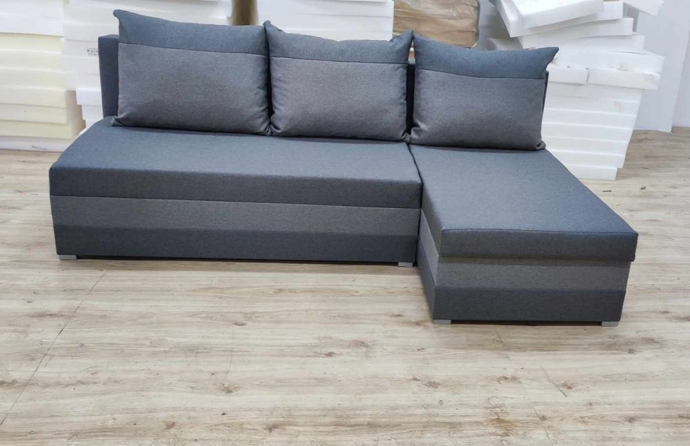 Narożnik z funkcją spania i pojemnikiem na pościel