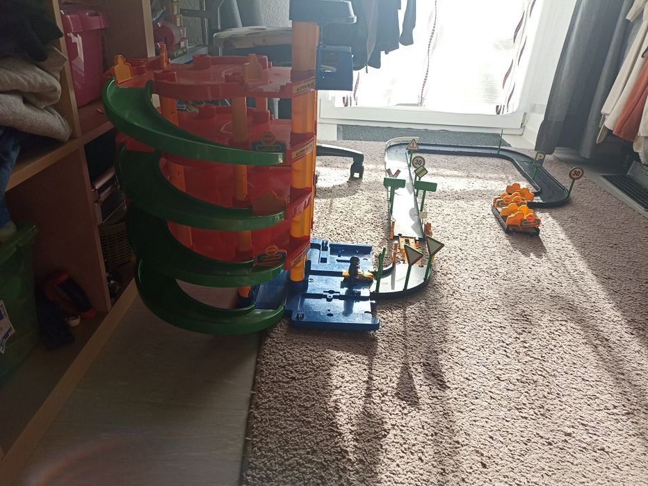 Продам авто паркінг