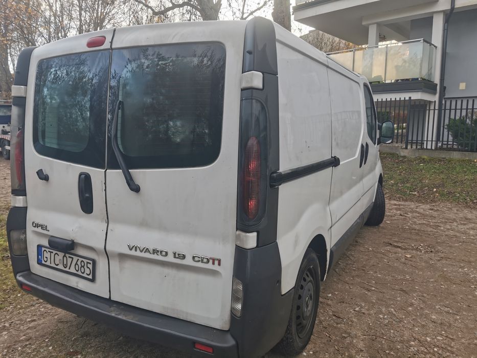 Opel vivaro 1.9 dci 2005r