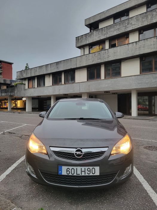 Opel Astra J 1.4 100cv — Gasolina | 2011 | Nacional