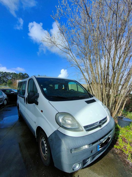 Opel Vivaro 9 lugares