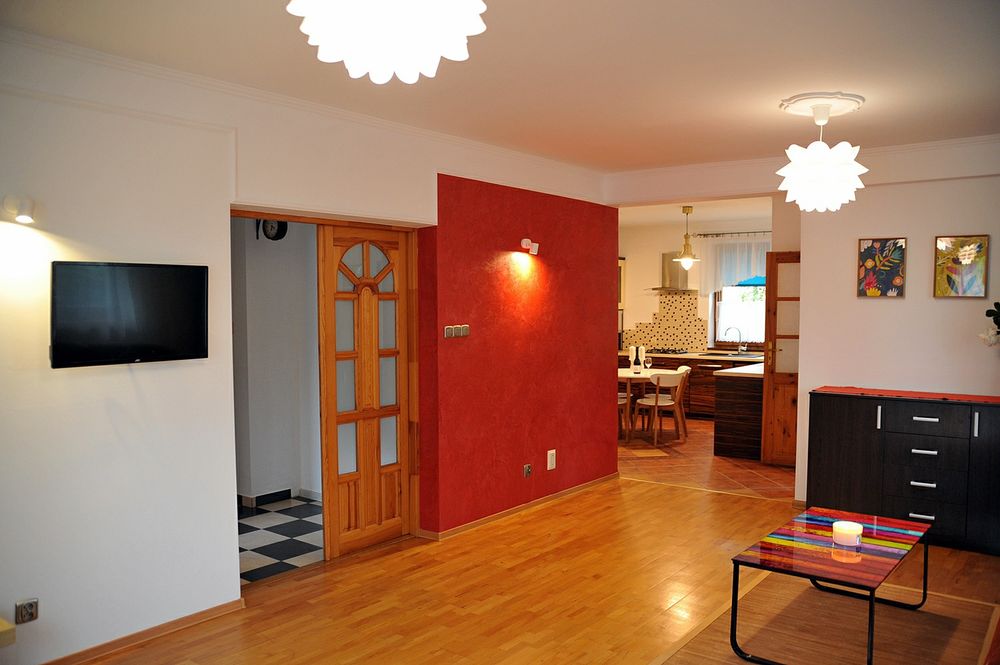 Jezioro Solińskie/Polańczyk_Bieszczady_pokoje_/domki/a