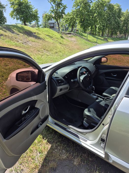 Renault Samsung sm3 (FLUENCE)