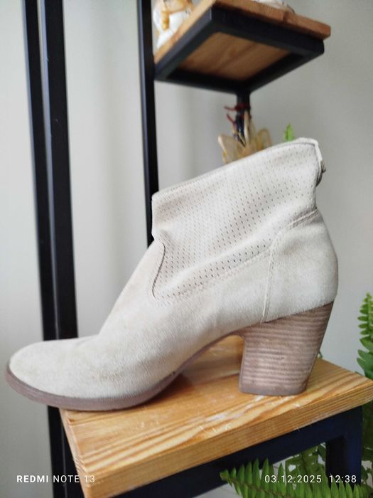 Ботинки демисезонные. Замша.