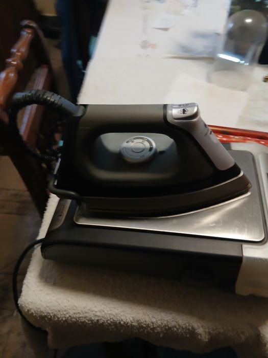 Ferro de engomar roventa