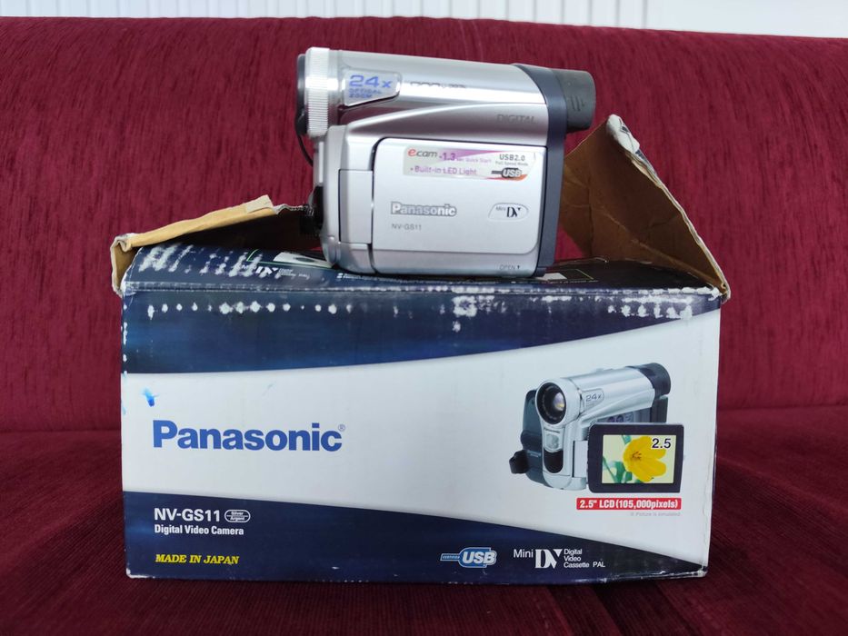 Відеокамера Panasonic NV-GS11
