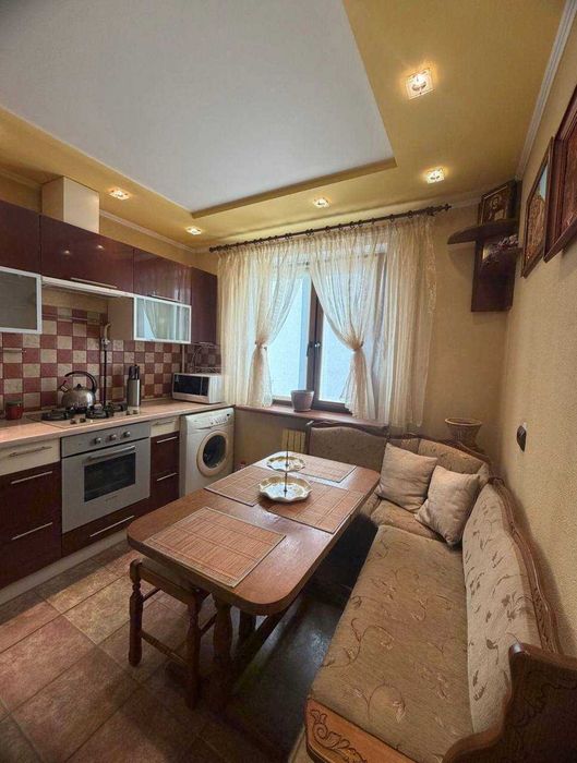 Продам 2 кімнатну квартиру на Черемушках, вул. Єфімова/Бреуса