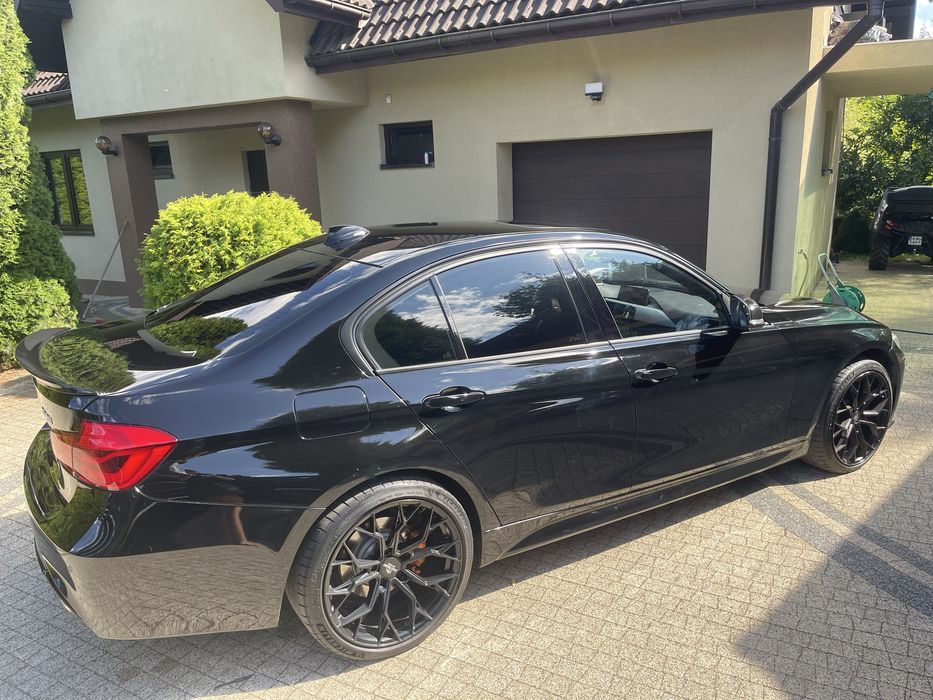 BMW F30 330i xDrive automat hak