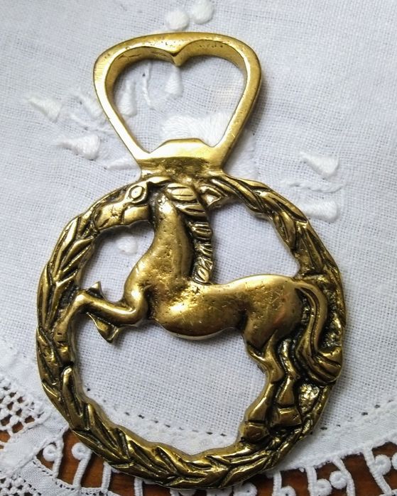 Objetos sobre Cavalos - Porta chaves e abre caricas bronze