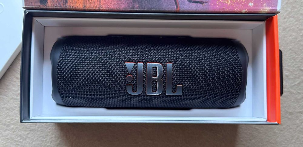 Coluna JBL Flip 6 - Original, nova, preta