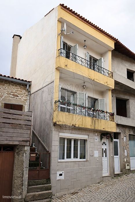 Moradia T5 para venda