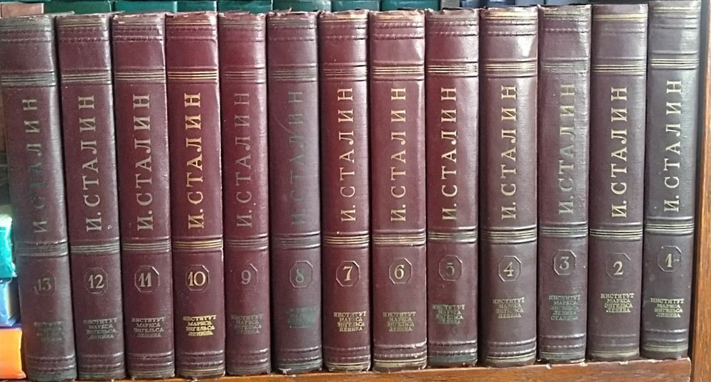 Переписка Сталина в годы ВОВ, сочинения и книги разных авторов о нём.