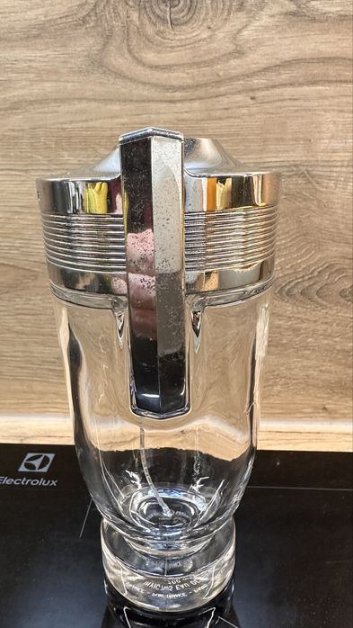 Rabanne Invictus Butelka 200 ml pusta